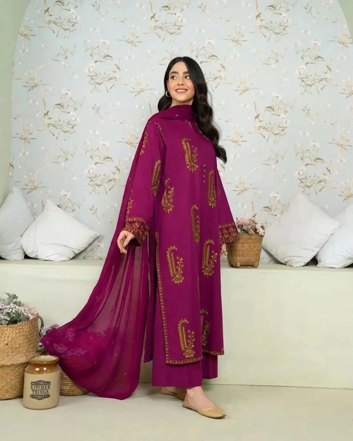 Luxurious Purple Embroidered 3-Piece Set | Elegant Lawan Outfit for Women
